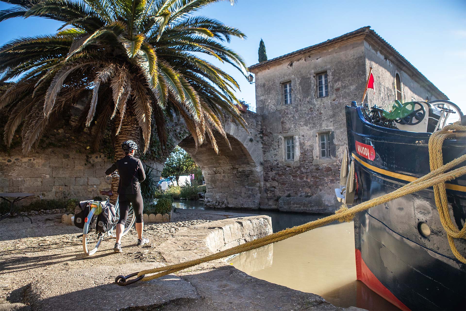 Balade à vélo au Somail, Canal du Midi La Robine ©Olivier Octobre - ADT de l'Aude Balade à vélo au Somail, Canal du Midi La Robine ©Olivier Octobre - ADT de l'Aude